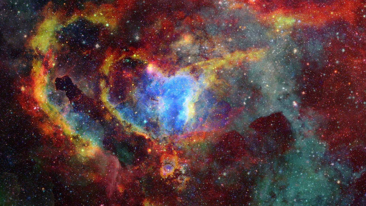 Nebulosa e stelle nello spazio