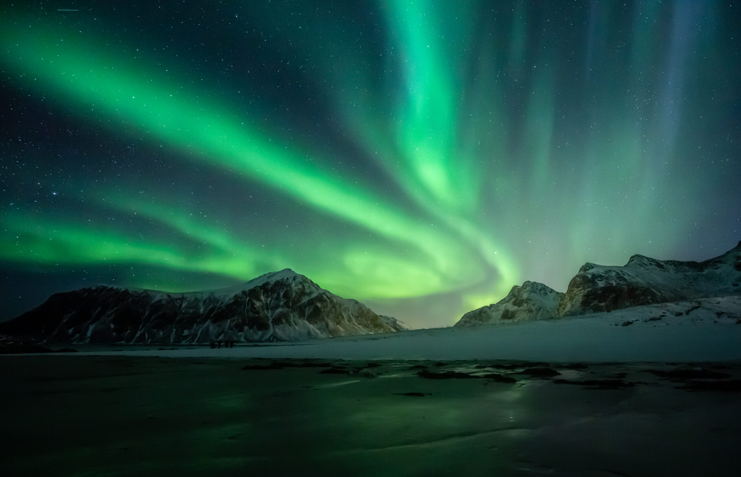 Aurora di San Patrizio illumina il cielo notturno dell’Alaska