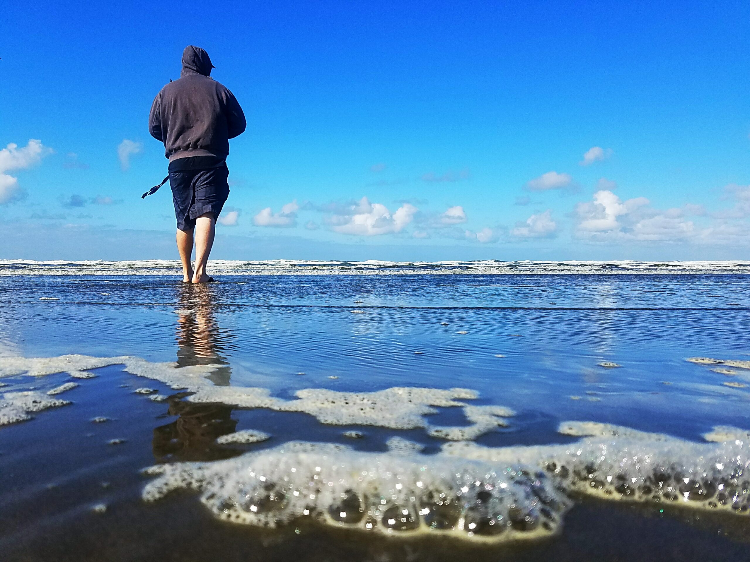 Ptc 8 colpisce le Carolinas. Gordon rimane lontano in mare