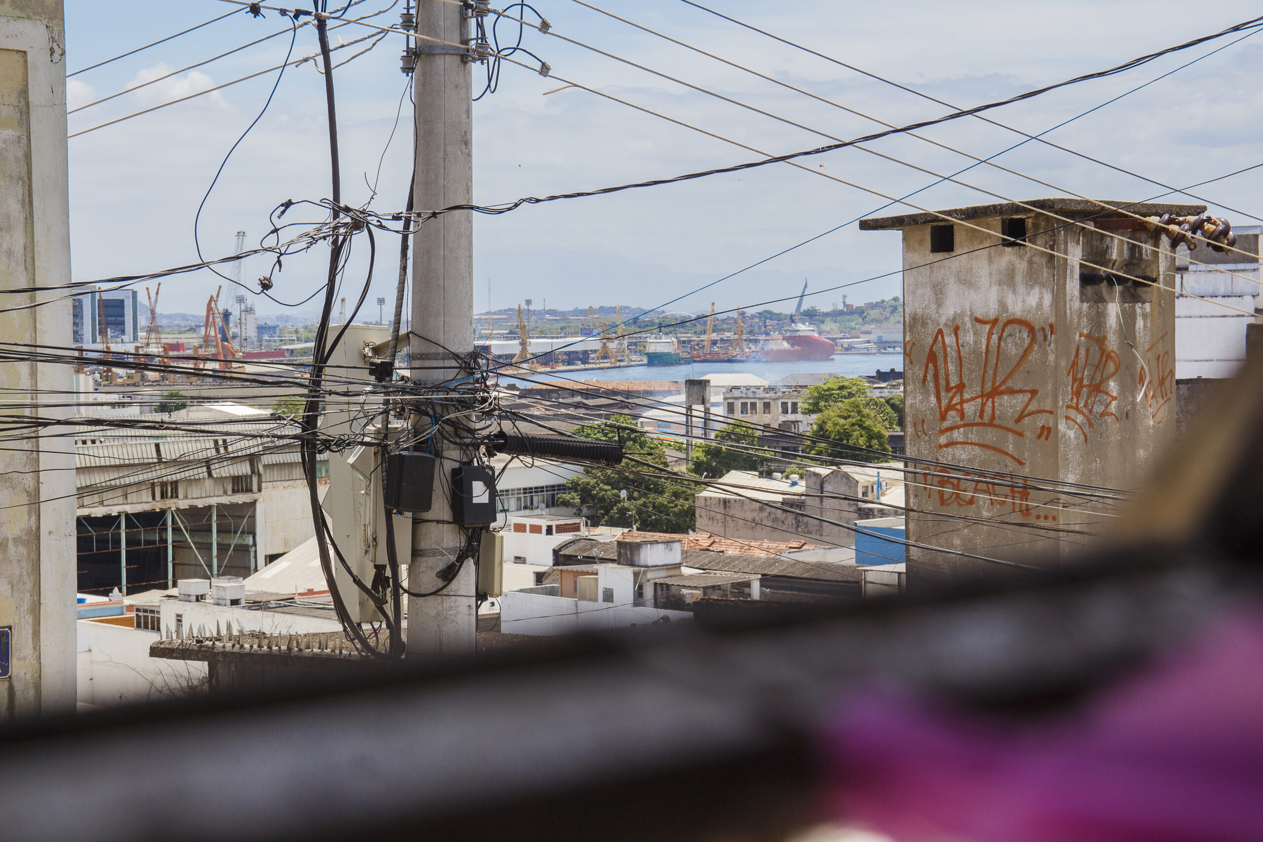 Vita quotidiana di fronte a una rete elettrica danneggiata a Puerto Rico