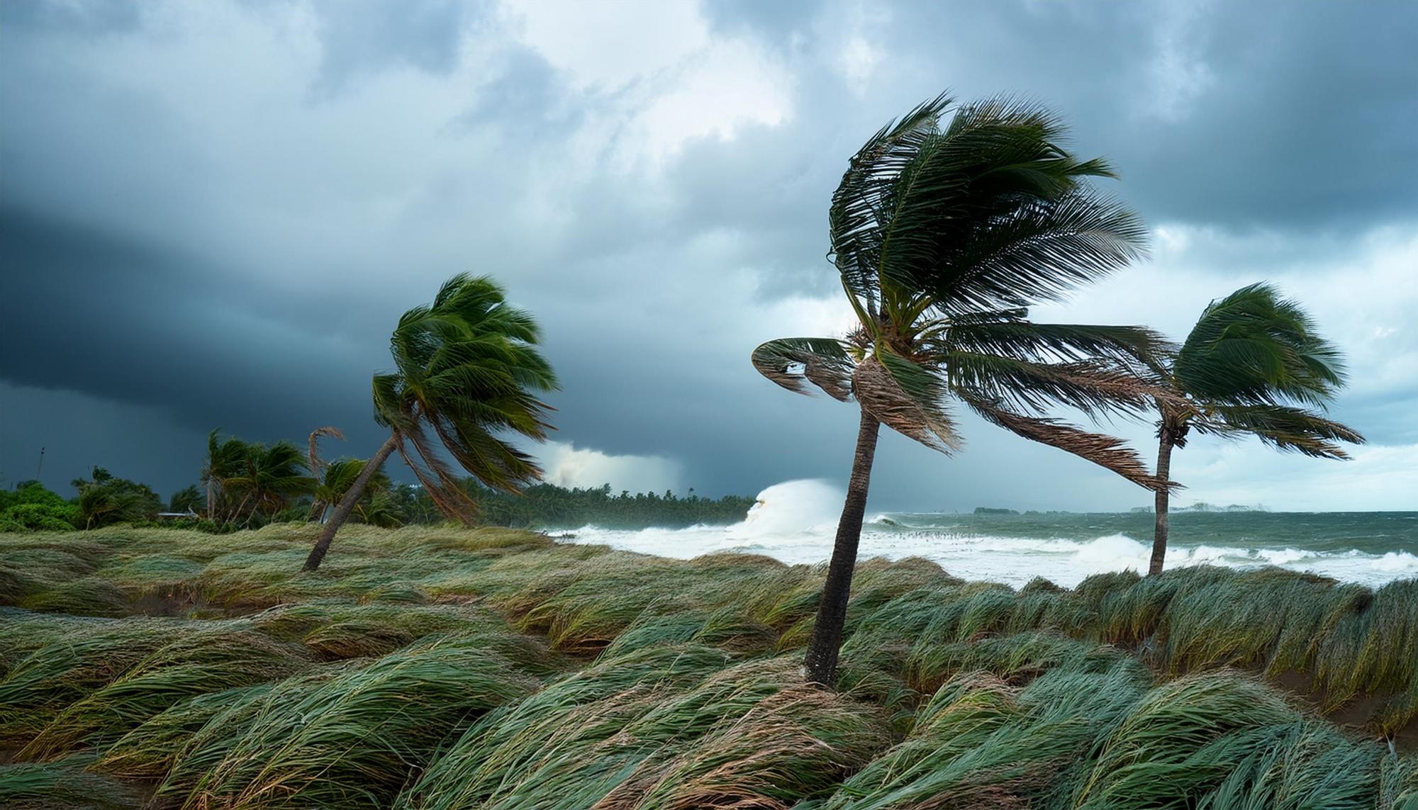 L’Atlantico ancora caldo. Pieno di cicloni tropicali