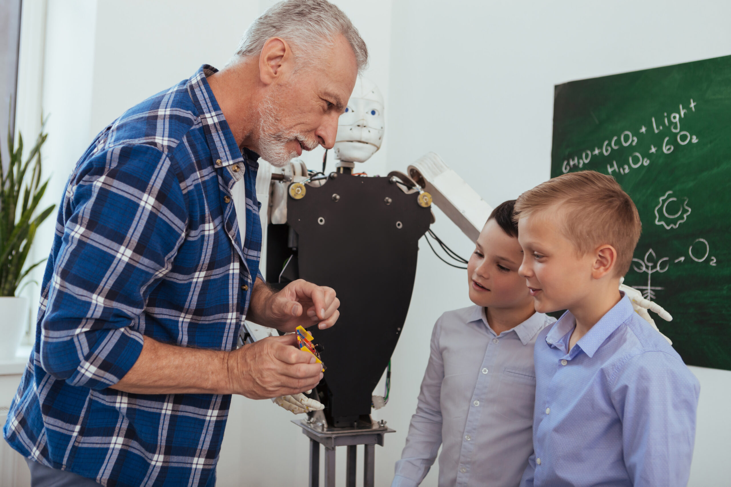 Premio Nobel per la fisica assegnato a due padri fondatori dell'intelligenza artificiale