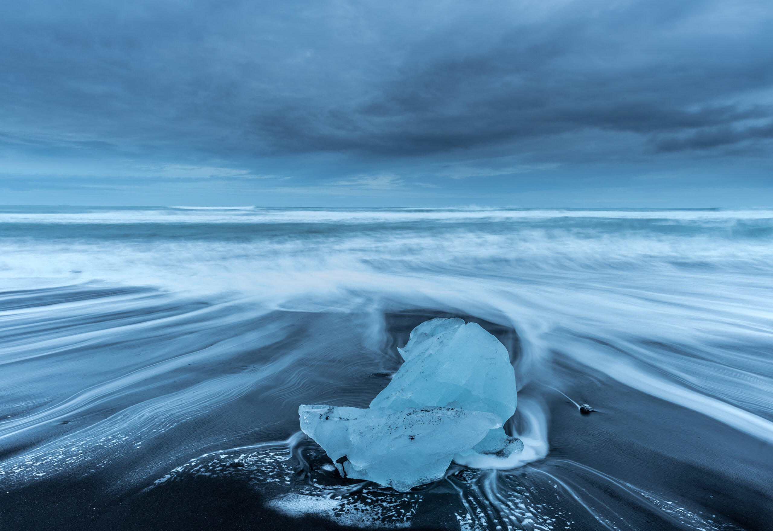 Il clima in riscaldamento continua a distruggere il ghiaccio marino ai Poli