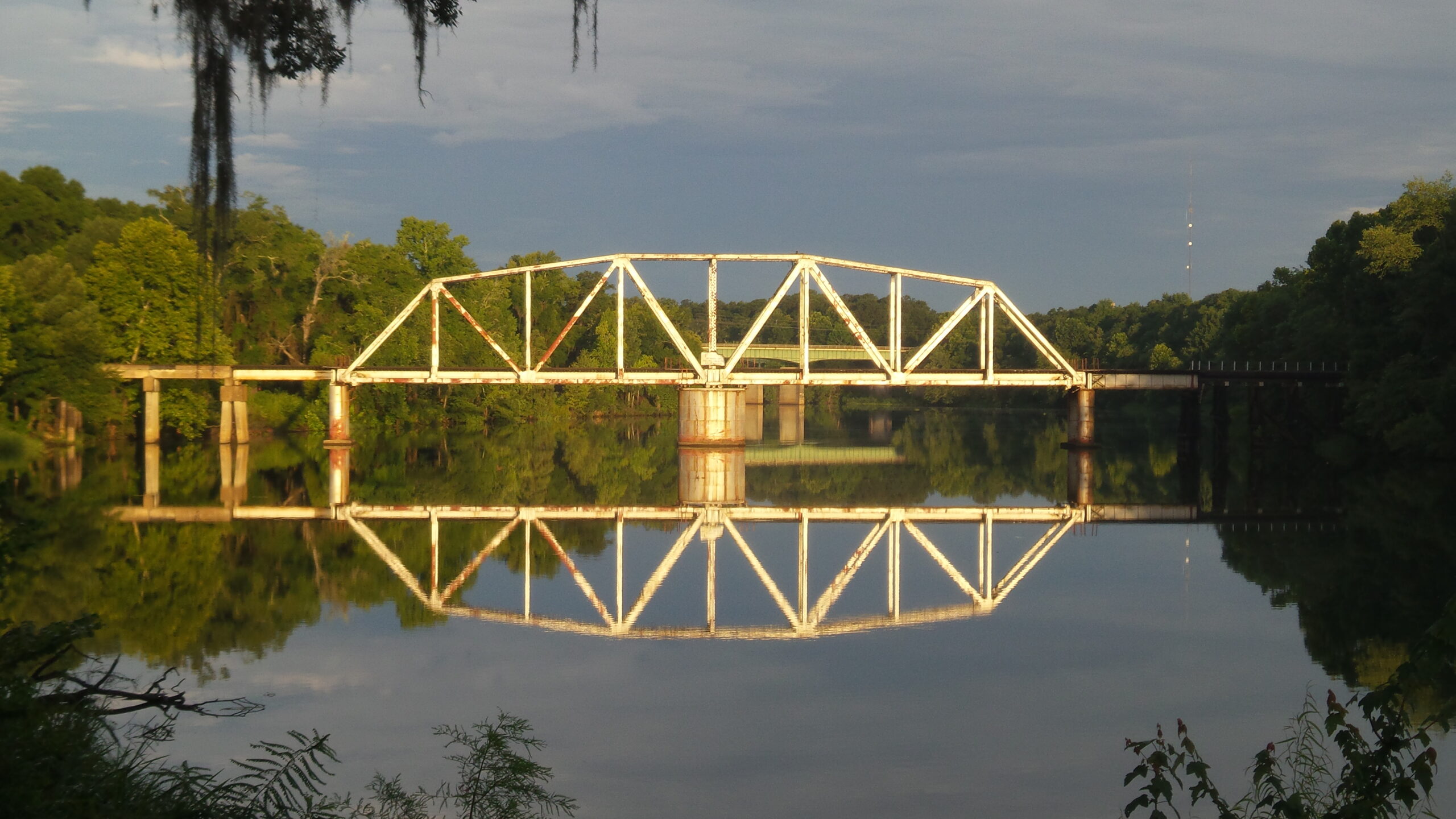 Il fiume Amazzonia non ha ponti. C’è una valida ragione